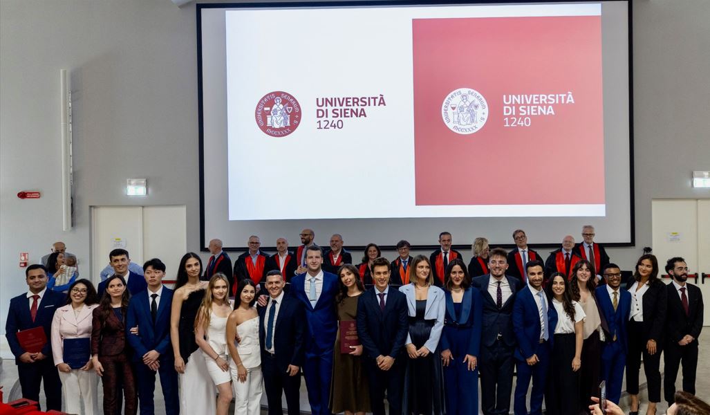 Clicca per accedere all'articolo OMCeO Siena. Laurea abilitante in Odontoiatria: proclamati 21 nuovi professionisti all’Università di Siena
